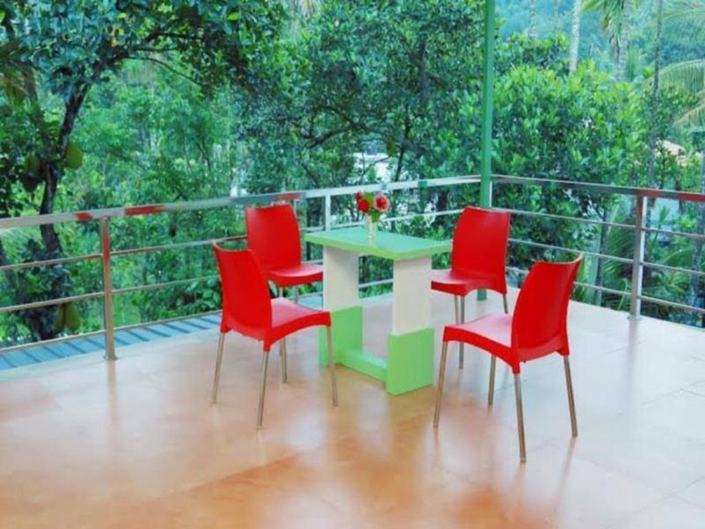 Thekkady Spice Valley Holiday Hotel Теккади Экстерьер фото
