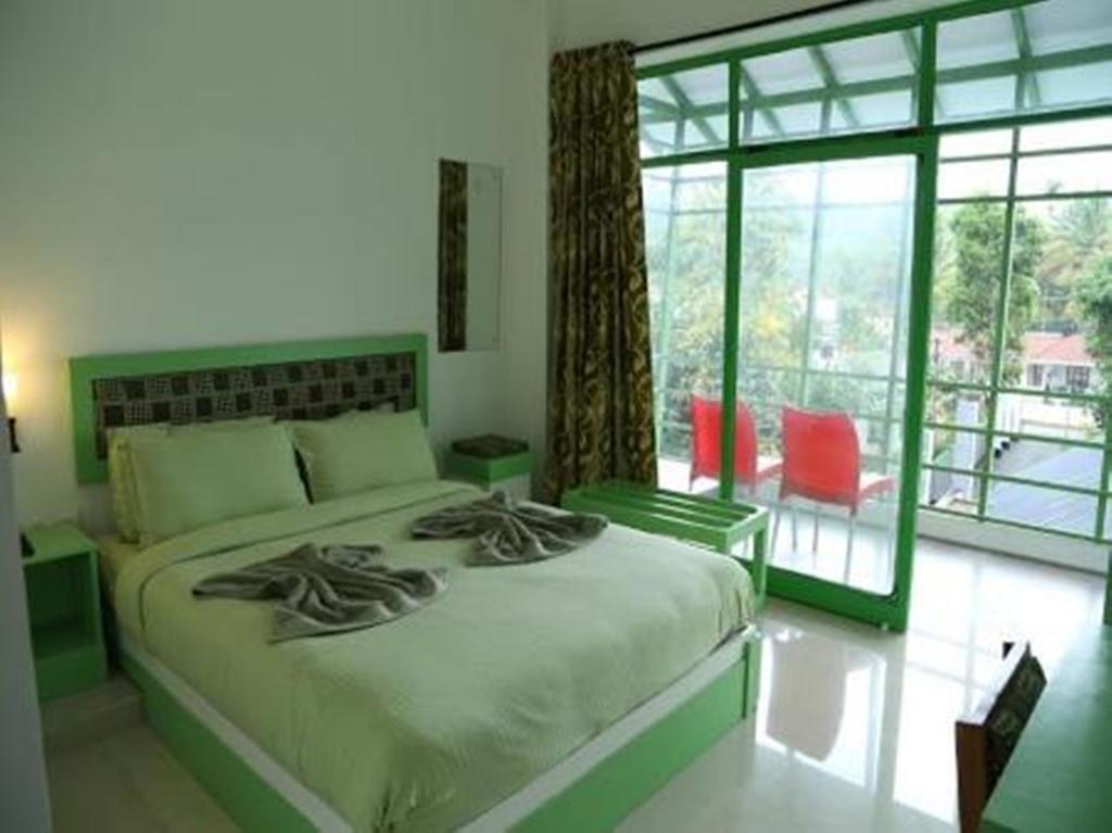 Thekkady Spice Valley Holiday Hotel Теккади Экстерьер фото